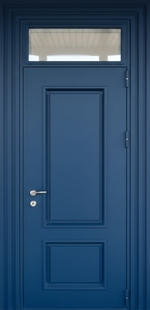 Металлобагетная утепленная термодверь с остекленной фрамугой и синим порошковым покрытием (RAL 5005)
